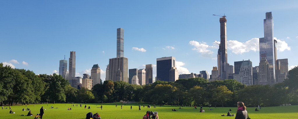 Upper East Side, Manhattan skyline.